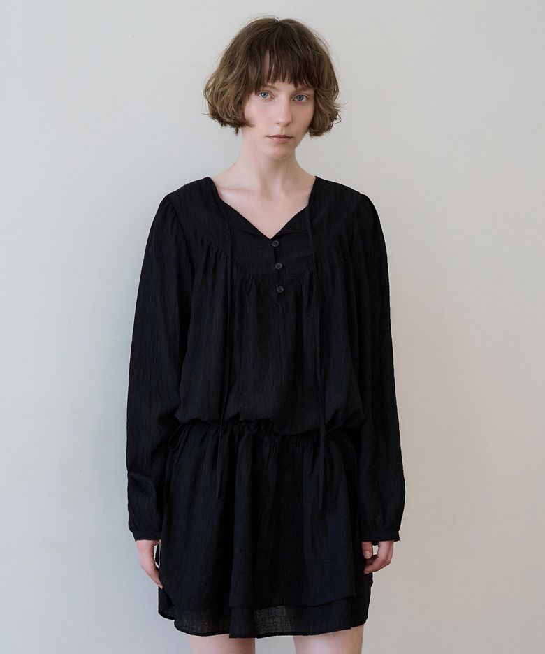 Button strap tiered mini dress_Black
