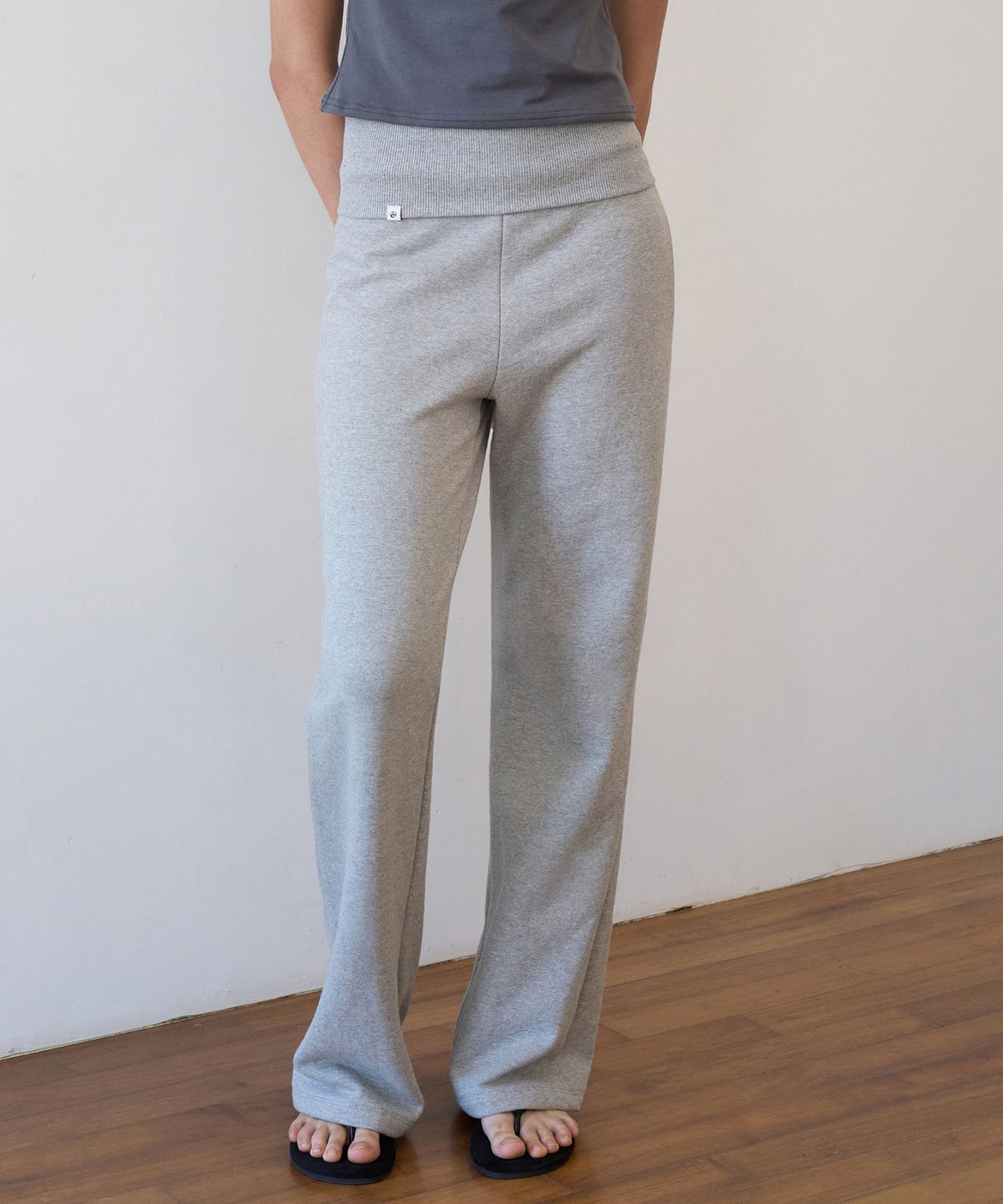 로에일(LOEIL) Folding semi-bootcut training pants_Melange Gray