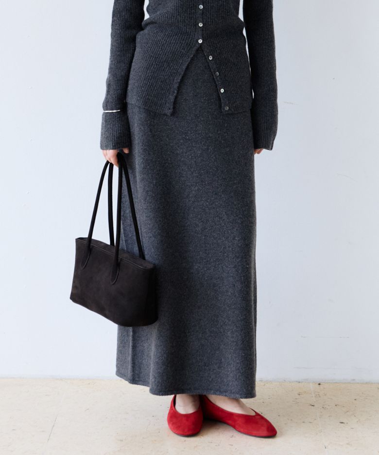Wholegarment back slit wool skirt