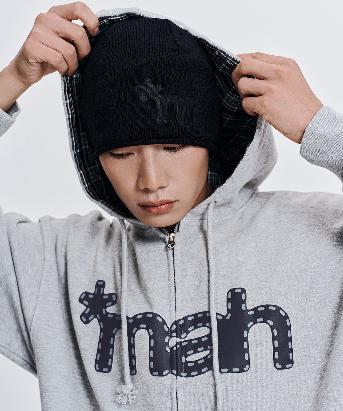 마하그리드(MAHAGRID) [10주년] mah LOGO ROLL BEANIE[BLACK]