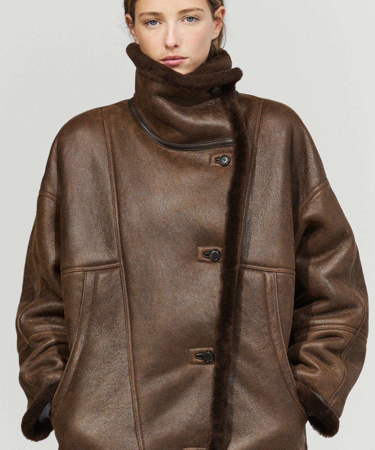 마시모두띠(MASSIMO DUTTI) 양면 가죽 퍼 코트
