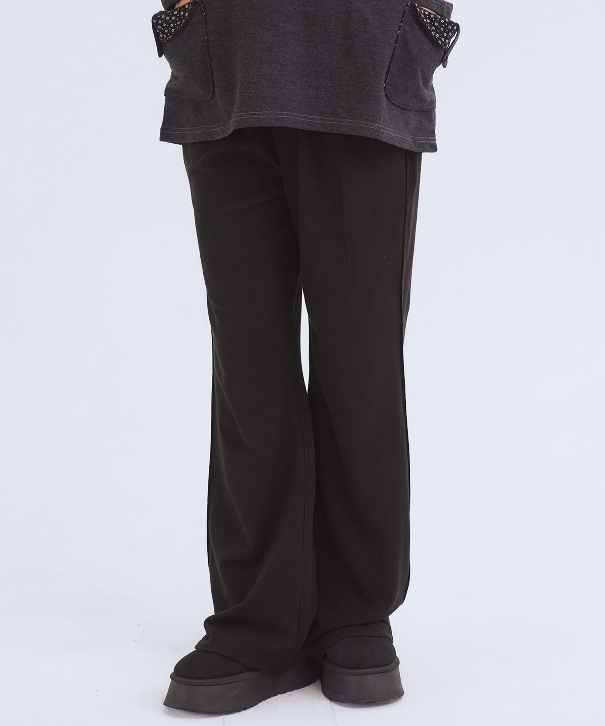 오피쉬(OAFISH) Soft Easy Bootcut Pants, Black
