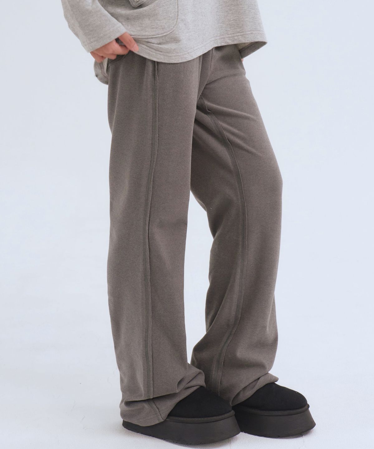 오피쉬(OAFISH) Soft Easy Bootcut Pants, Gray