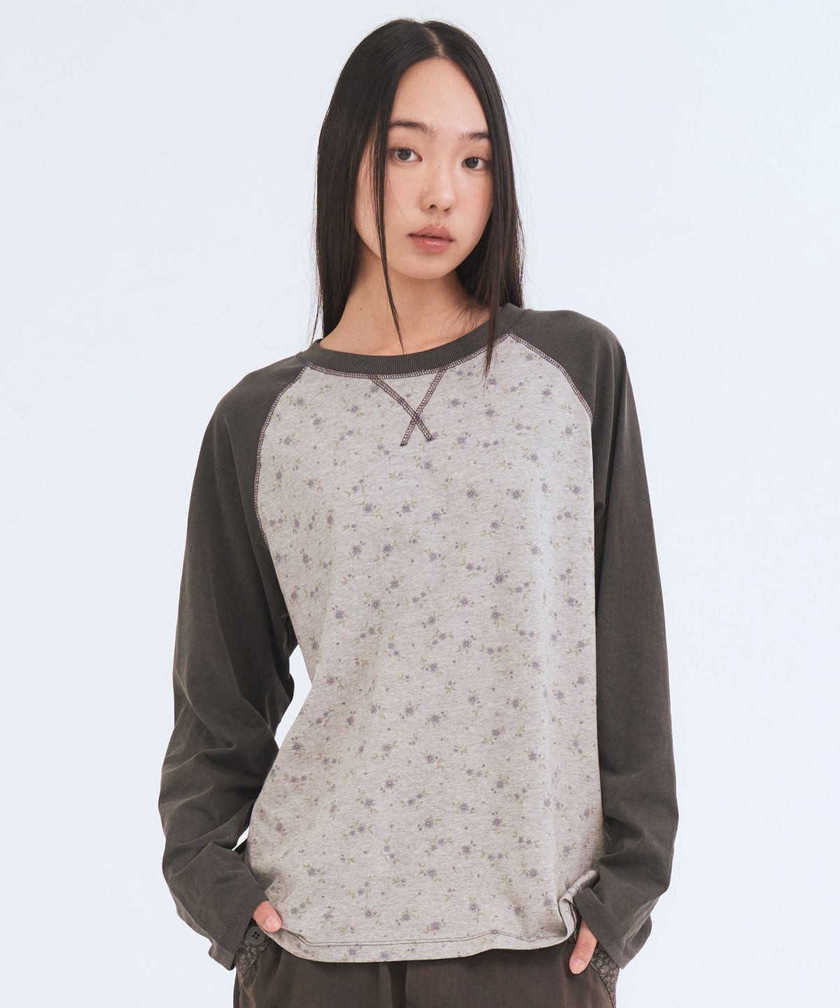 오피쉬(OAFISH) Floral Logo Raglan Long Sleeve, Charcoal