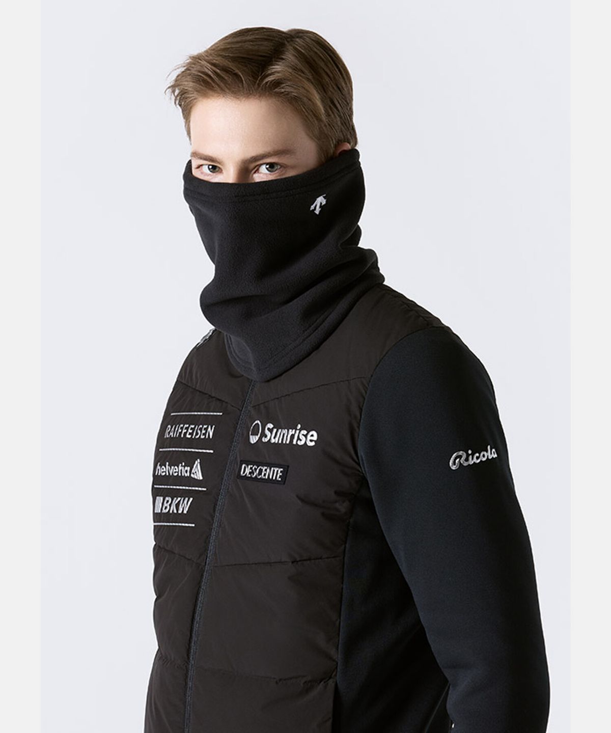 데상트(DESCENTE) 스위스 스키 플리스 워머 블랙 A 타입 SR423IWAO2