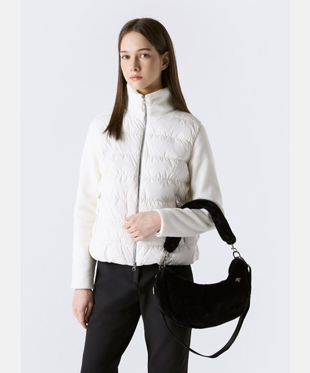 데상트(DESCENTE) 여성 퍼 2WAY 호보백 블랙 SR422SBGOZ