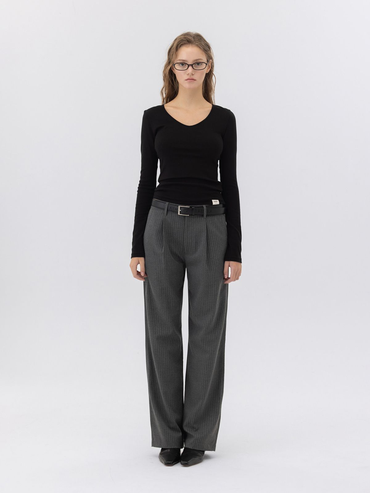 글로니(GLOWNY) G GENTLE WIDE LEG PINSTRIPE PANTS 2.0 (CHARCOAL)