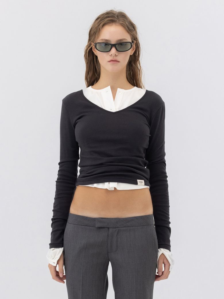 G CHARM V-NECK LONG SLEEVE (CHARCOAL)