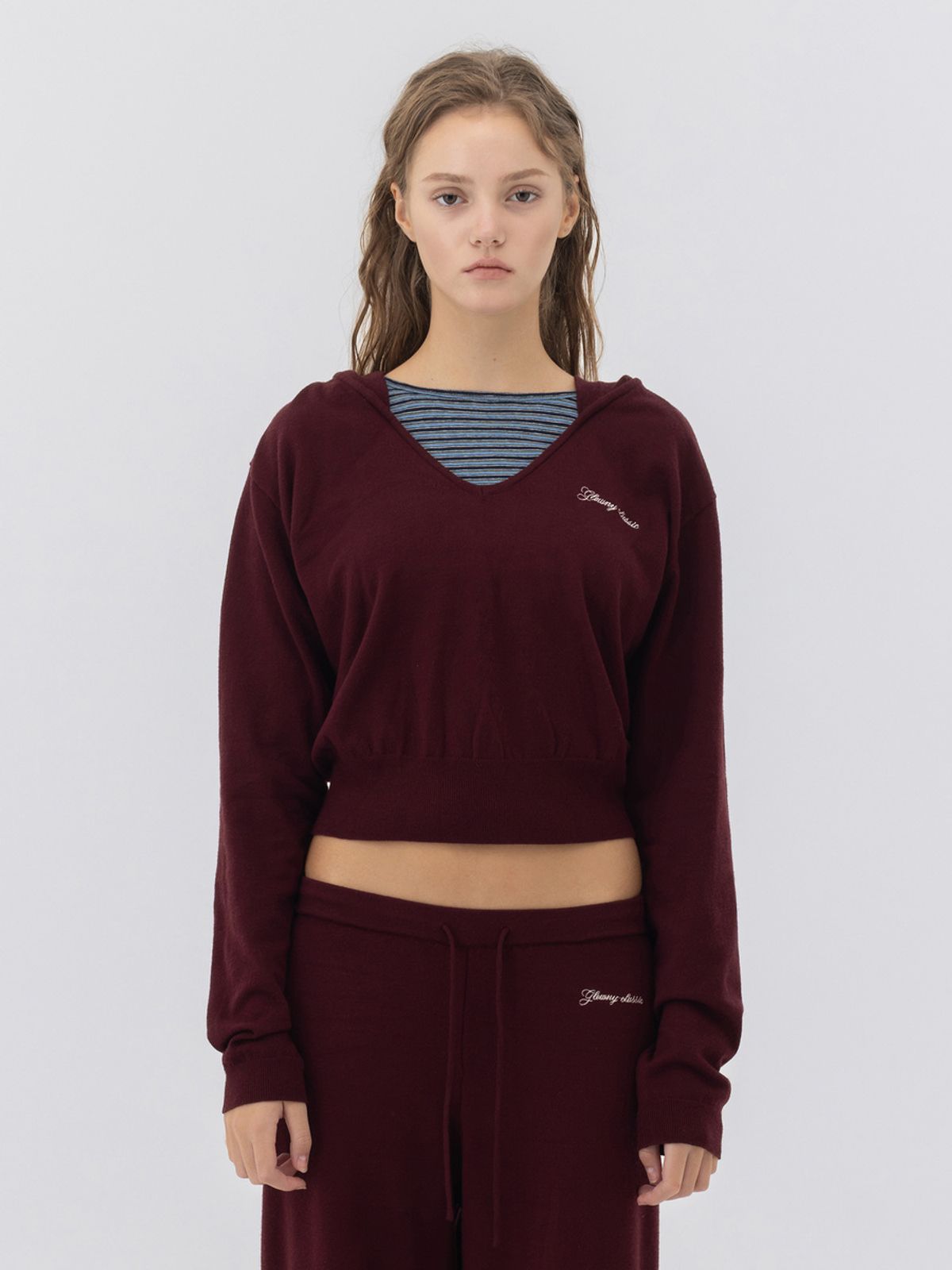 글로니(GLOWNY) G HUG V-NECK KNIT HOODIE (WINE)