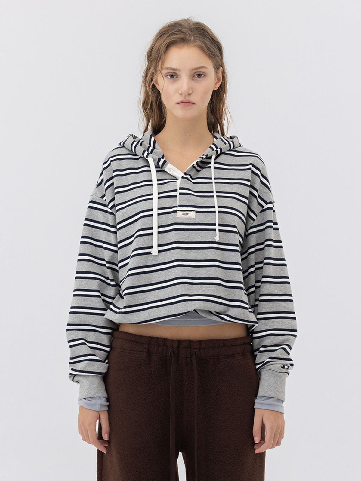 글로니(GLOWNY) HERITAGE STRIPE BUTTON HOODIE (GRAY)