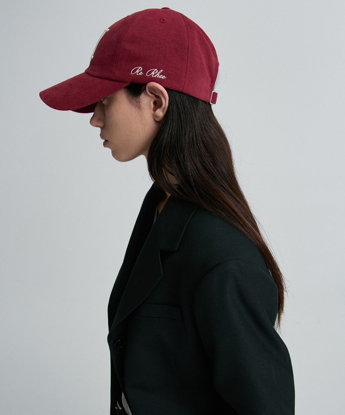 리이(RE RHEE) SYMBOL LOGO BALL CAP BURGUNDY