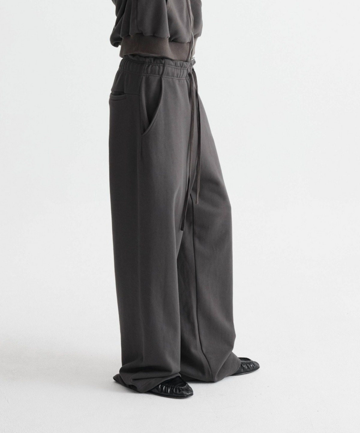 엔써리세븐(NTHIRTYSEVEN) Haus Pants - 2 Color