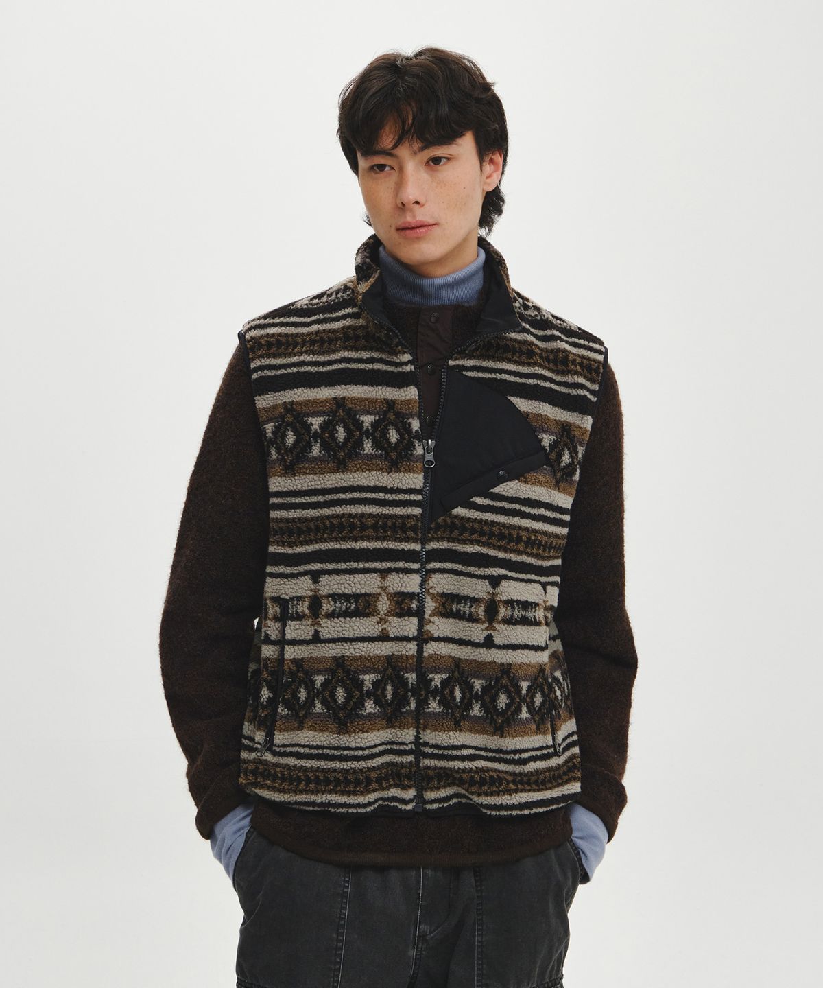 힐리먼트(HELEMENT) 노르딕 플리스 베스트 (BROWN)