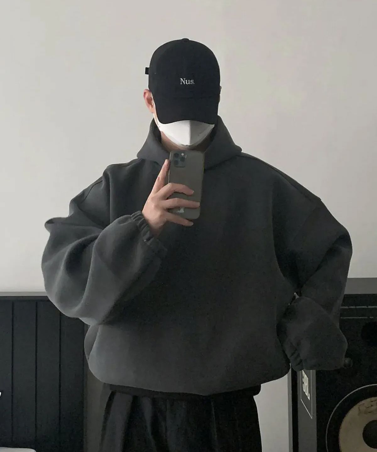 너스(NUS) YEI 후드티 (차콜)