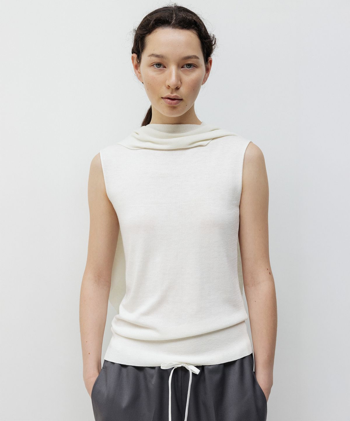 오브헤덴(OPHEDEN) Scarf Sleeveless Cashmere Knit (ivory)