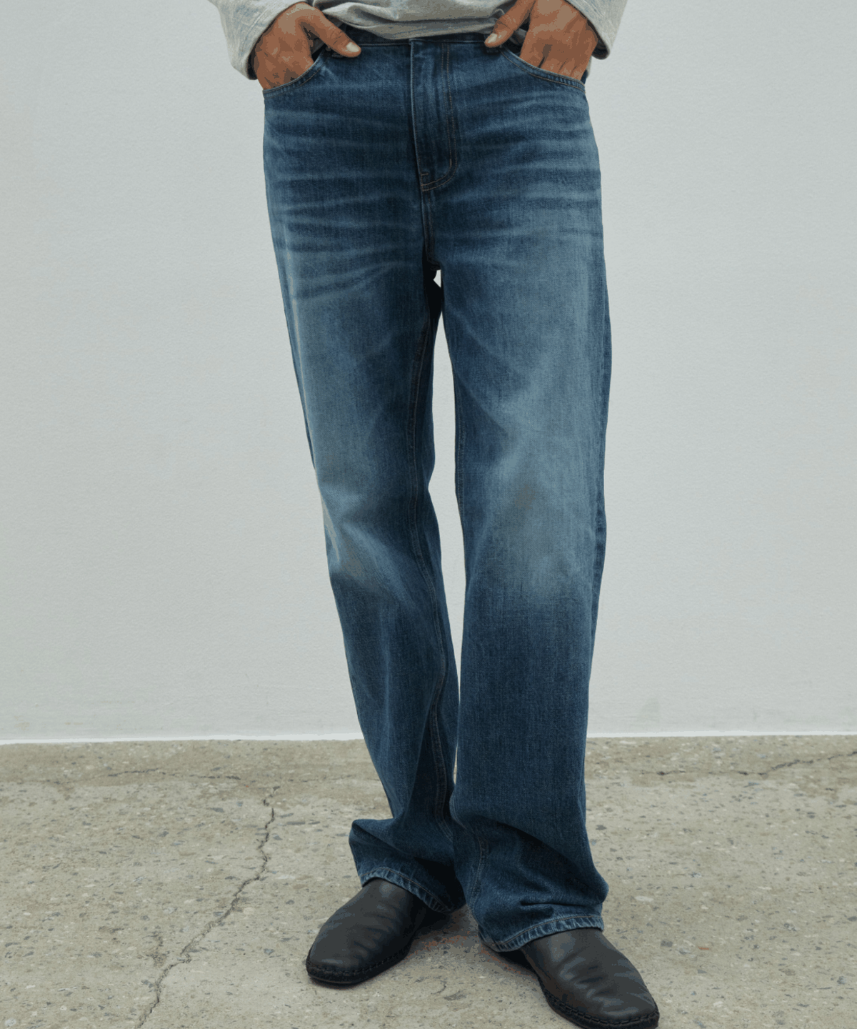 엔써리세븐(NTHIRTYSEVEN) Regular Fit Jeans - Medium Blue