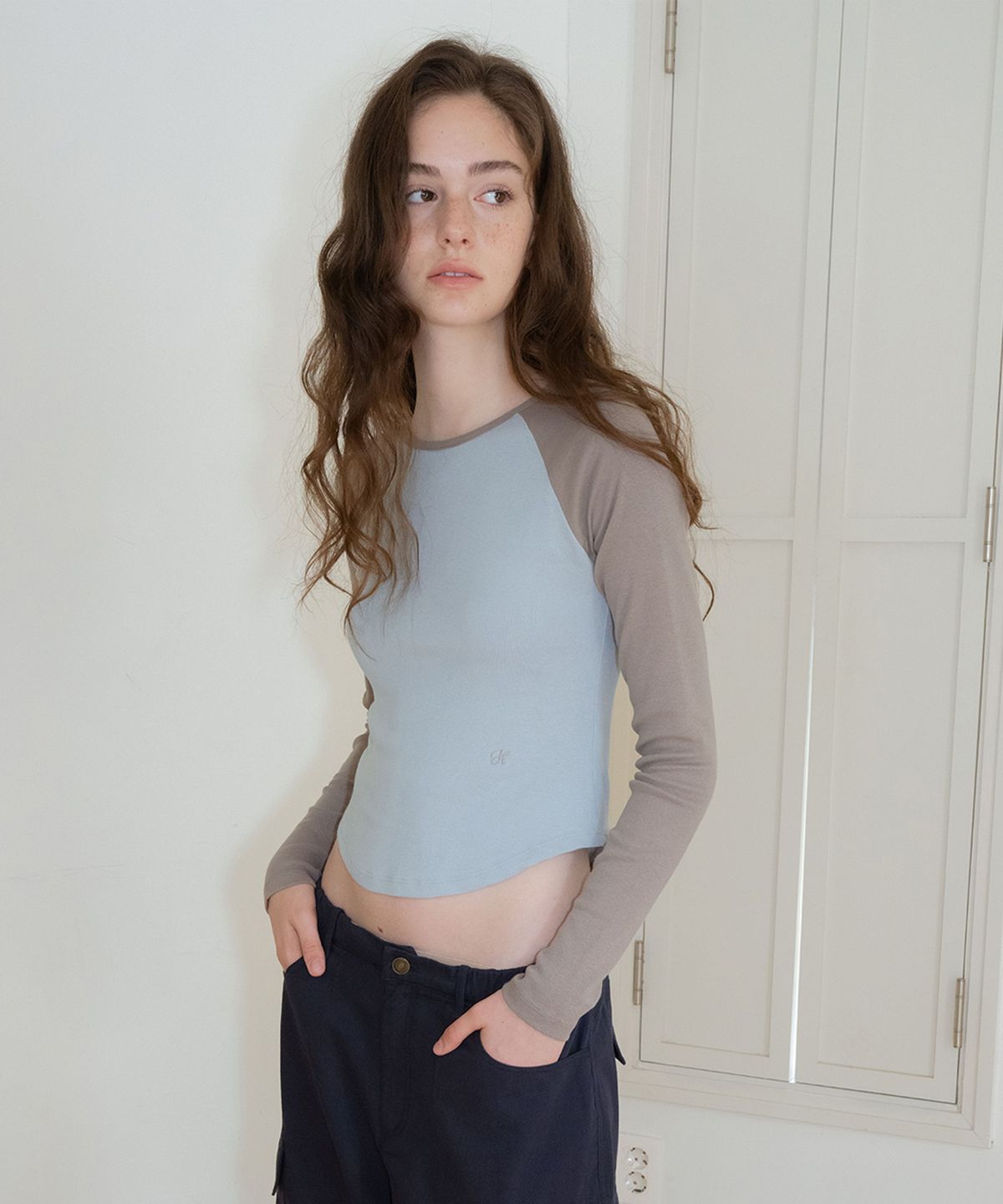 헤더먼트(HETHERMENT) fitted raglan t-shirt (baby blue - cocoa)
