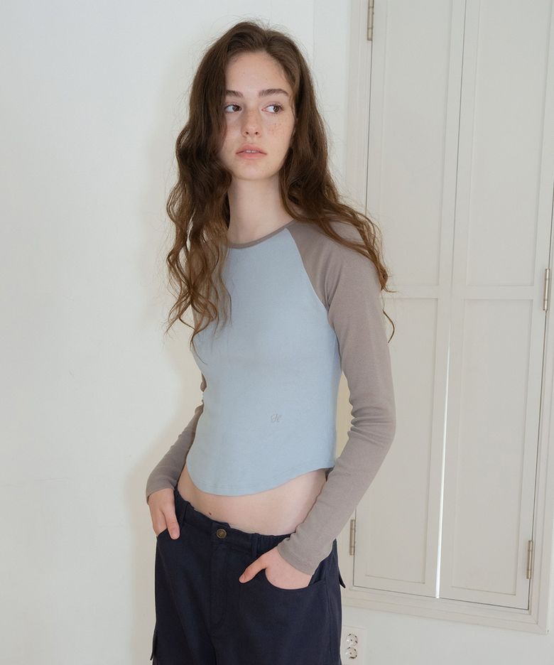 fitted raglan t-shirt (baby blue - cocoa)