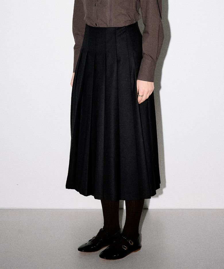 Classic Pleats Wrap Skirt_Black