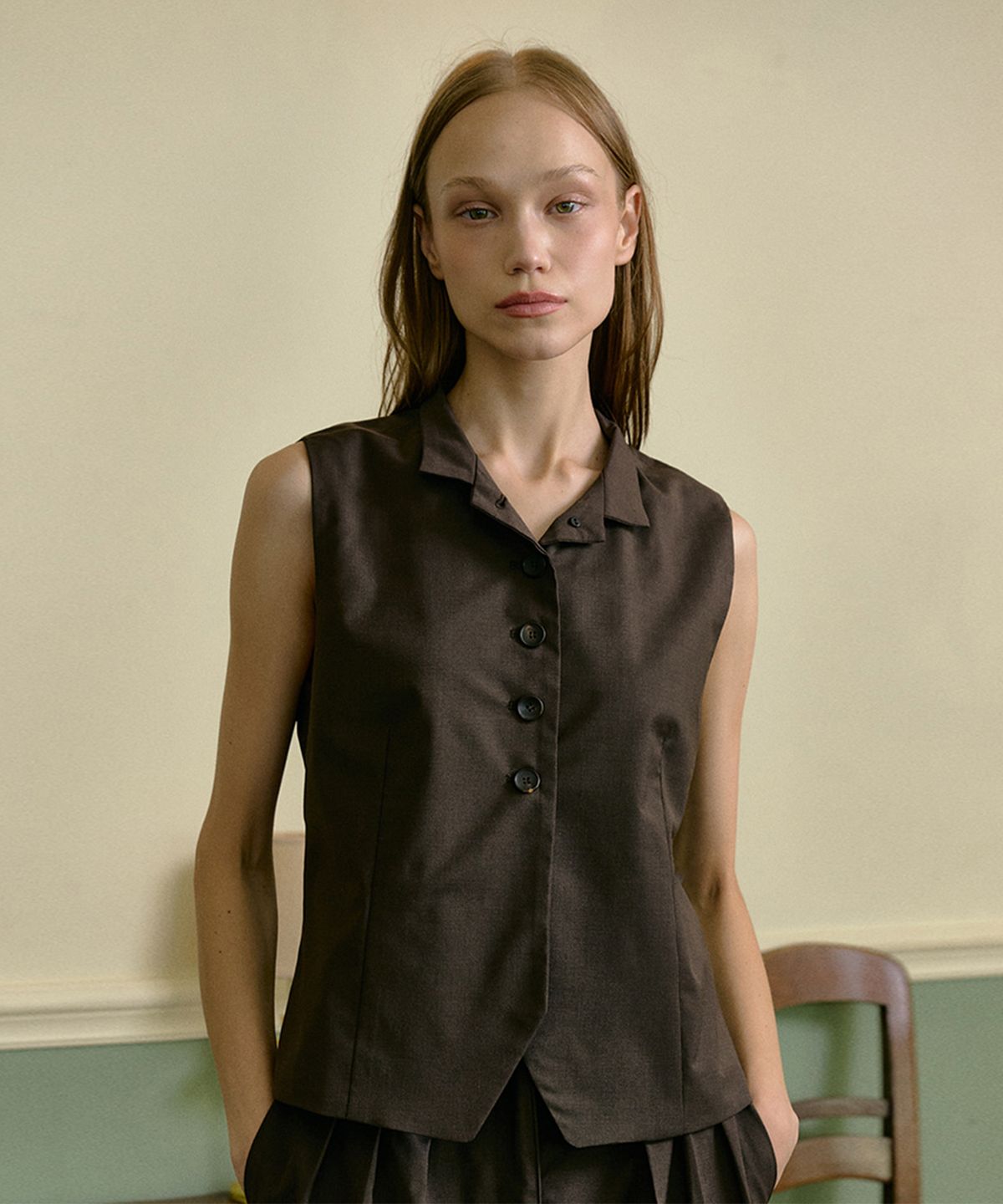 채이(CHAEE) Chaee Wool Sleeveless [Dark Brown]