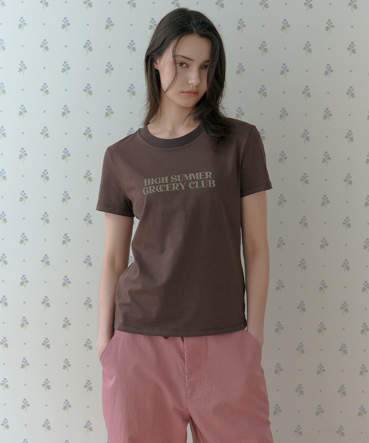 채이(CHAEE) Vintage Print Grocery T-Shirt [Brown]
