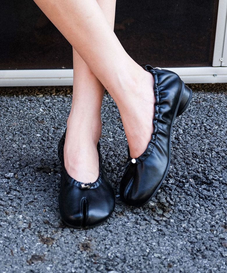 Draping Tabi Pumps / Black
