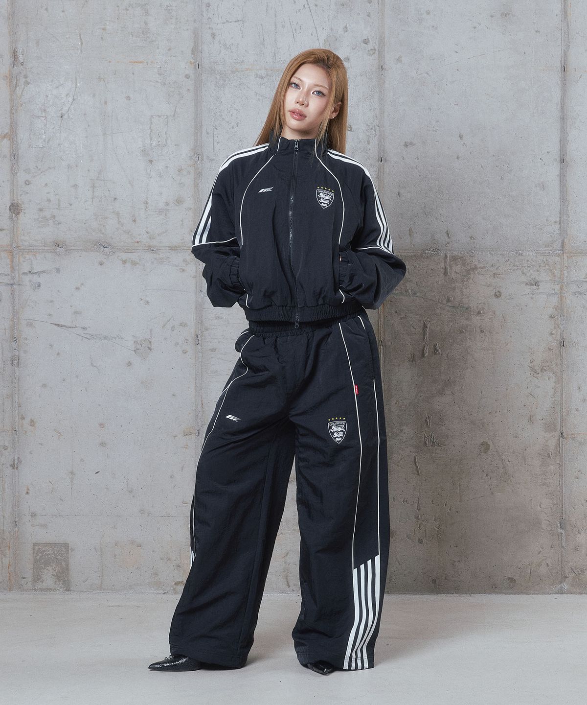 디오스피스(DAUSPICE) (DUC) Hooligan Track Jacket & Wide Track Pants Black Set-up
