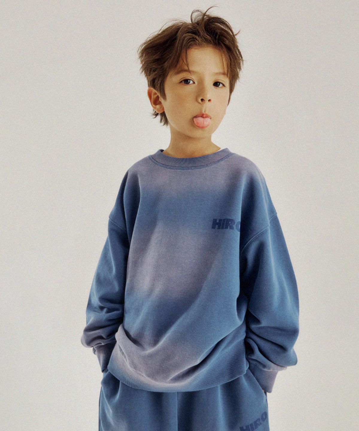 히로(HIRO) 26FW 스프레이워싱 스웨트셔츠