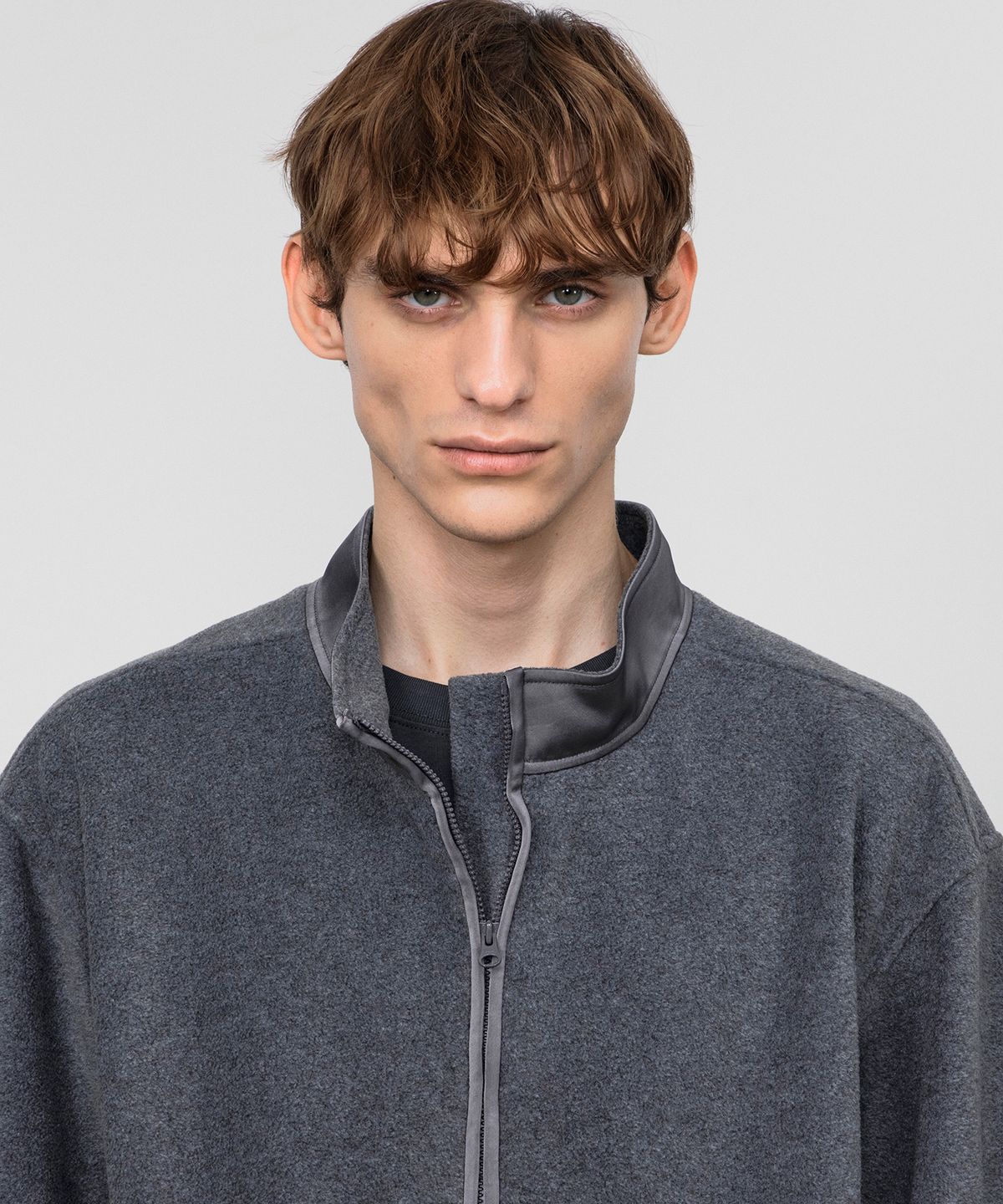 호이테(HEUTE) BLAKE FLEECE HALF ZIP PULLOVER (CHARCOAL)