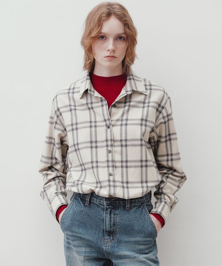 checked loose-fit shirt (beige/navy)