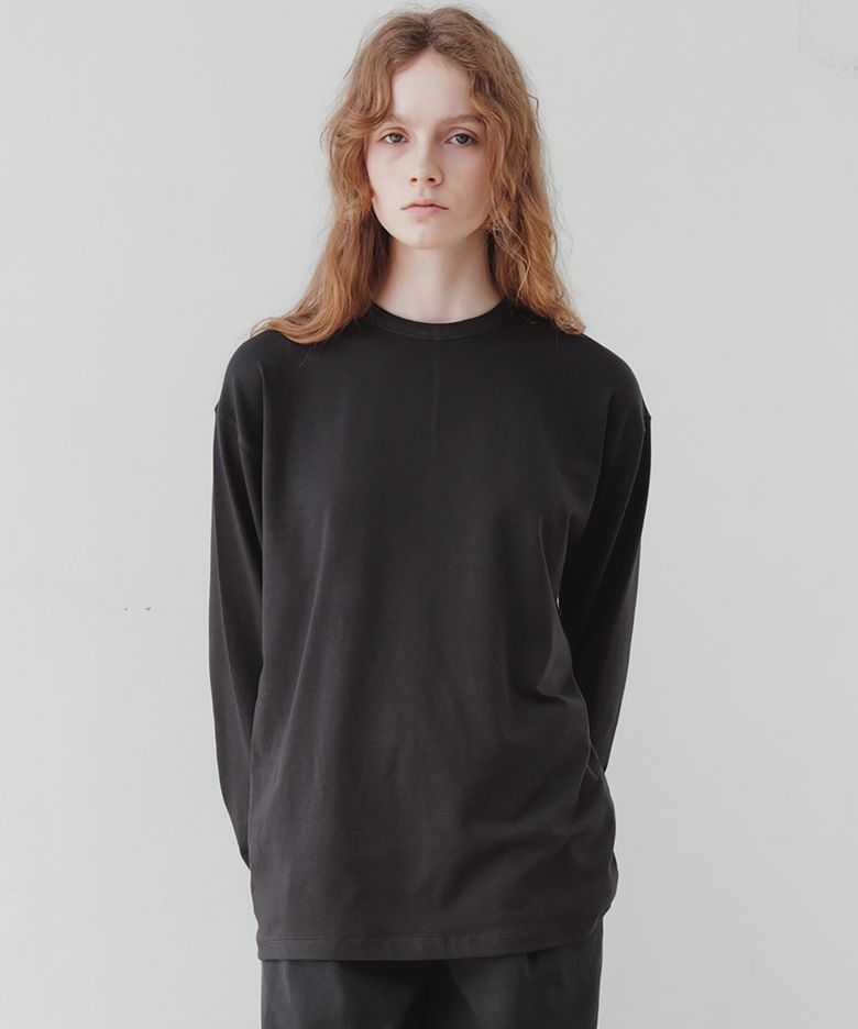 loose-fit long-sleeve top (charcoal)