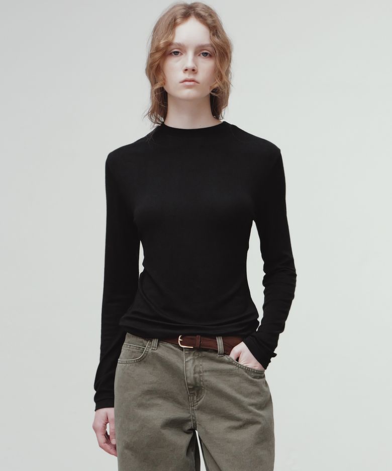 round-neck long-sleeve top (black)