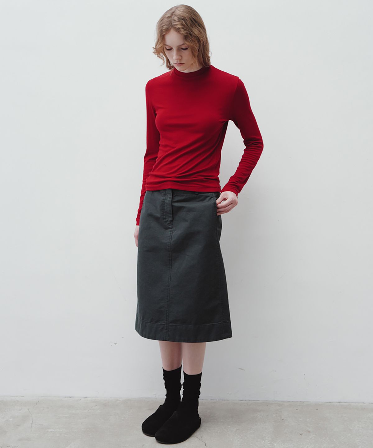 르(LE) round-neck long-sleeve top (red)