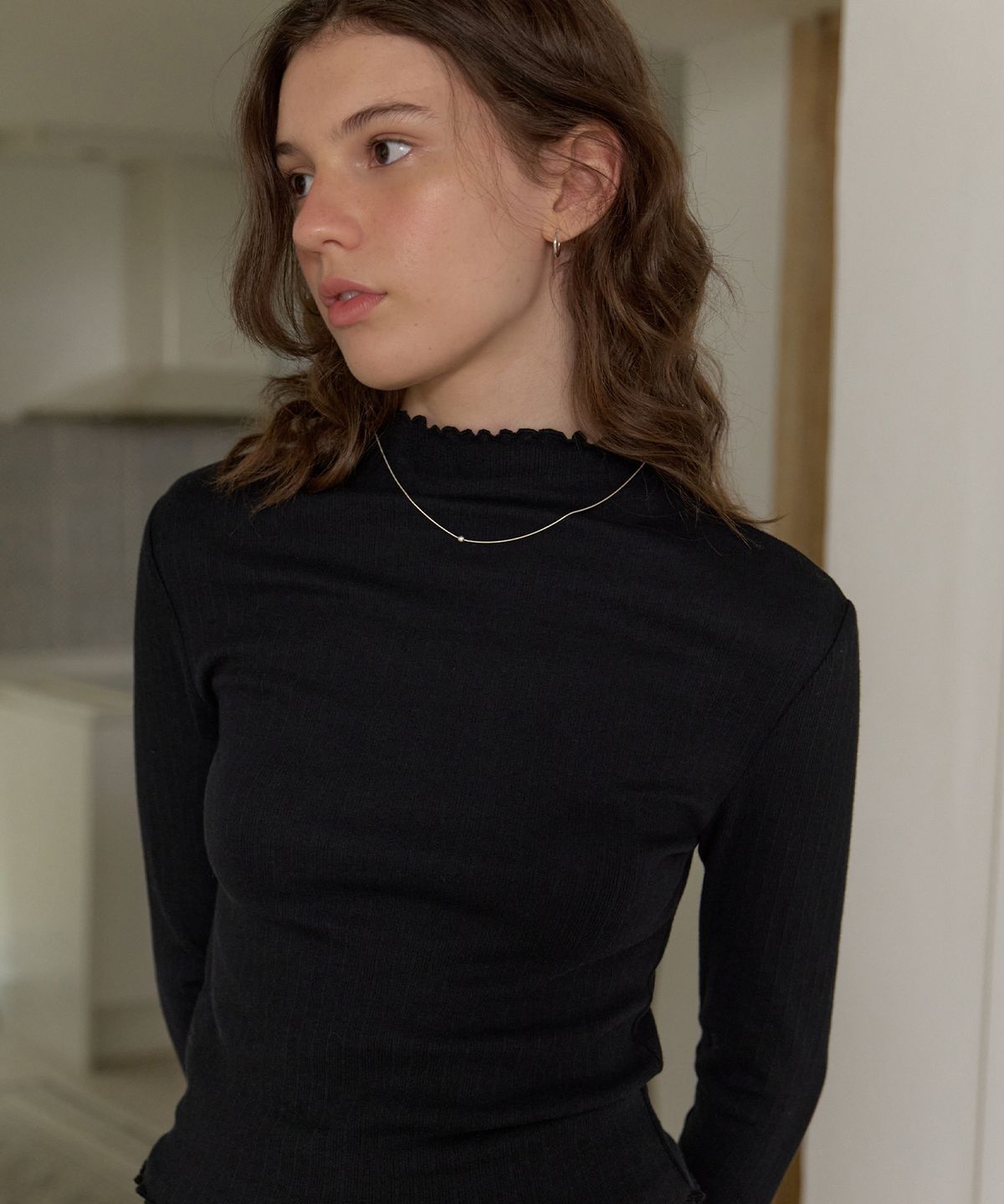 리엘(RE L) Joey mock-neck t-shirt (black)