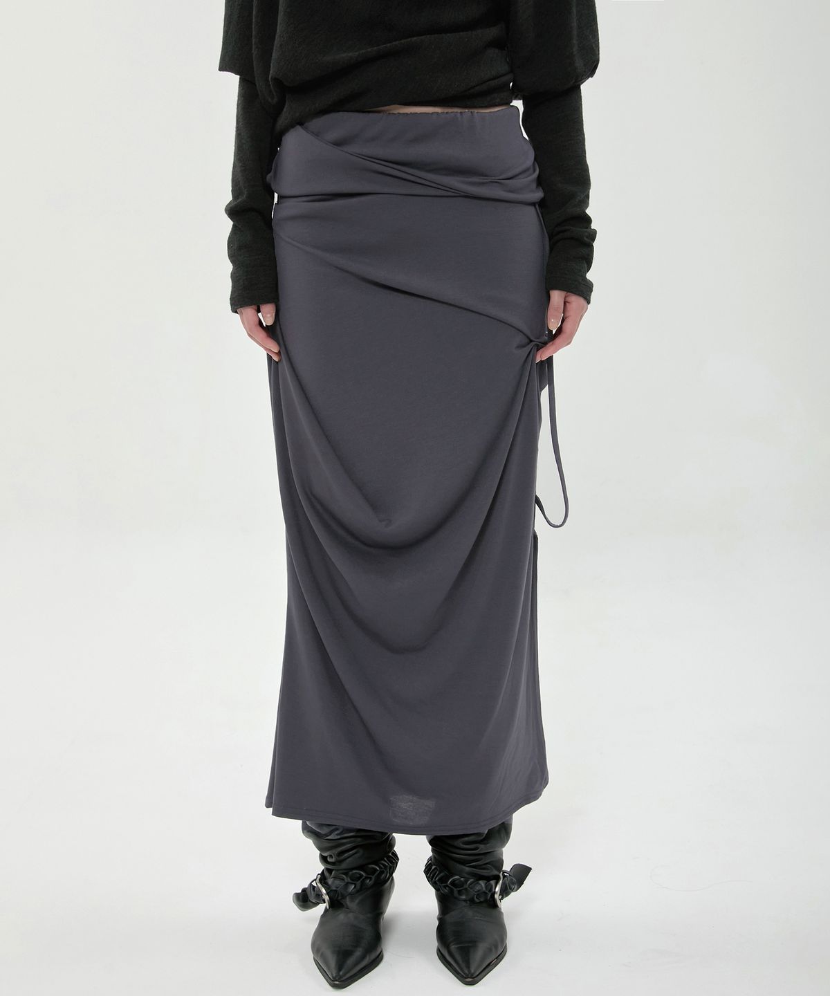 플레어업(FLAREUP) Sculpted Draped Long Skirt (FL-279_Charcoal)