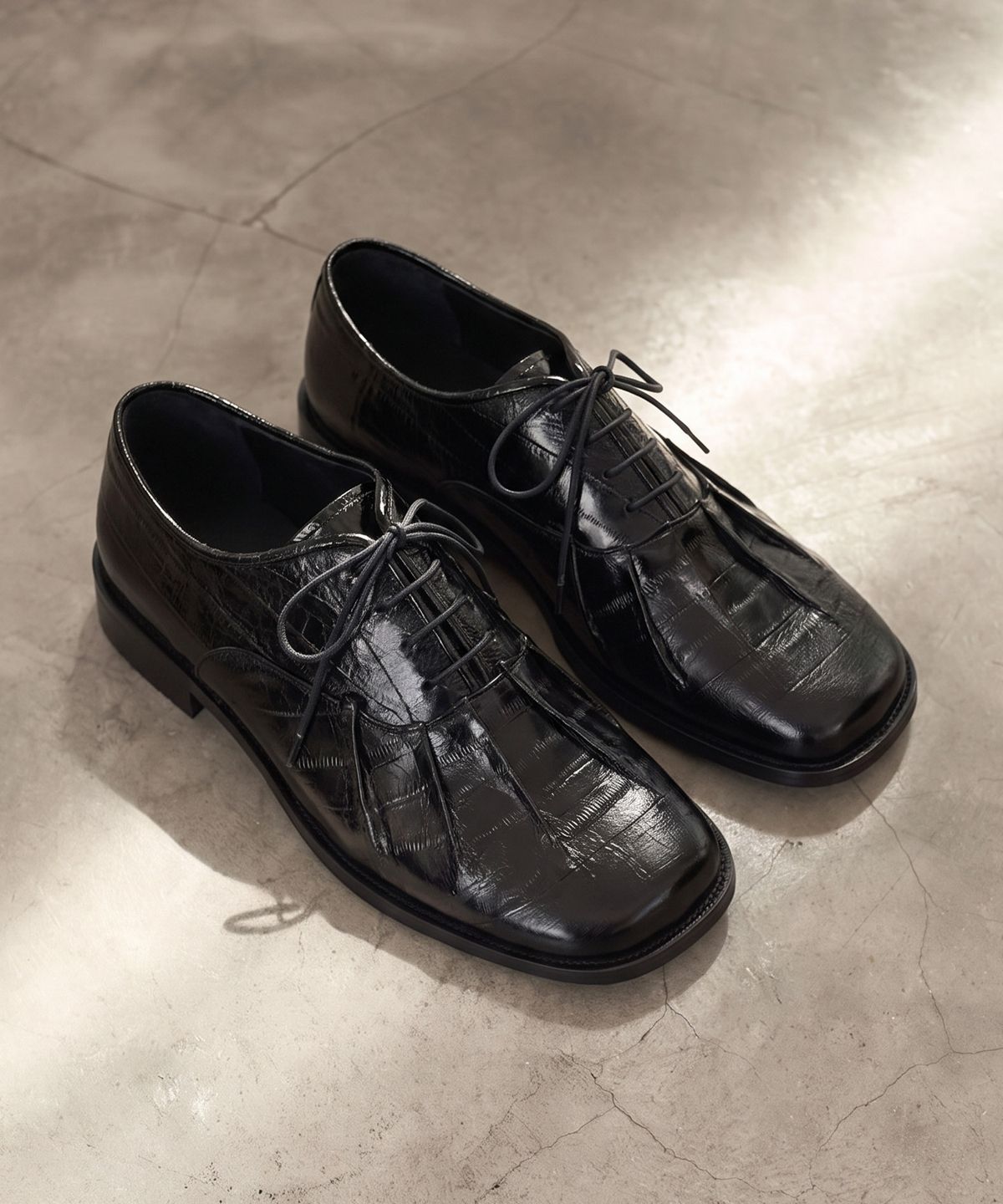 피렌체 아뜨리에(FIRENZE ATELIER) [홍창] 셔링디테일 유니섹스 볼드쉐입 더비 8801 [EEL BLACK]