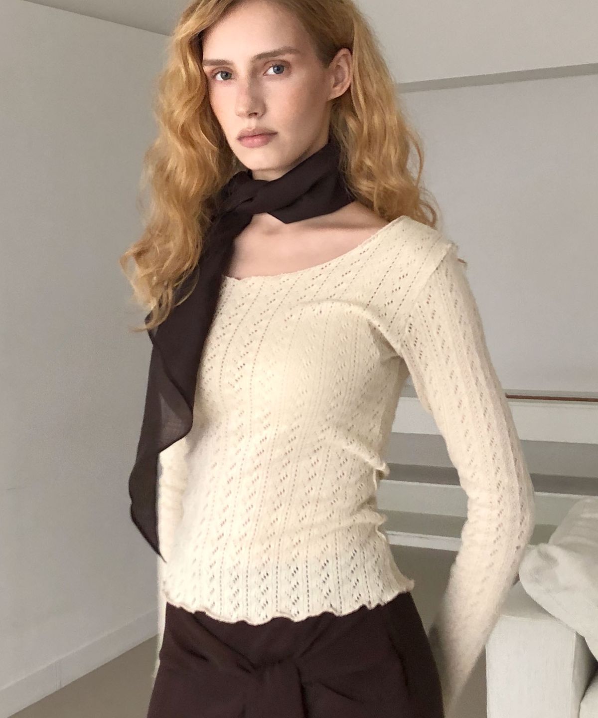 딜라이디(DELIDI) Pitapat punching lace T-shirt (beige)