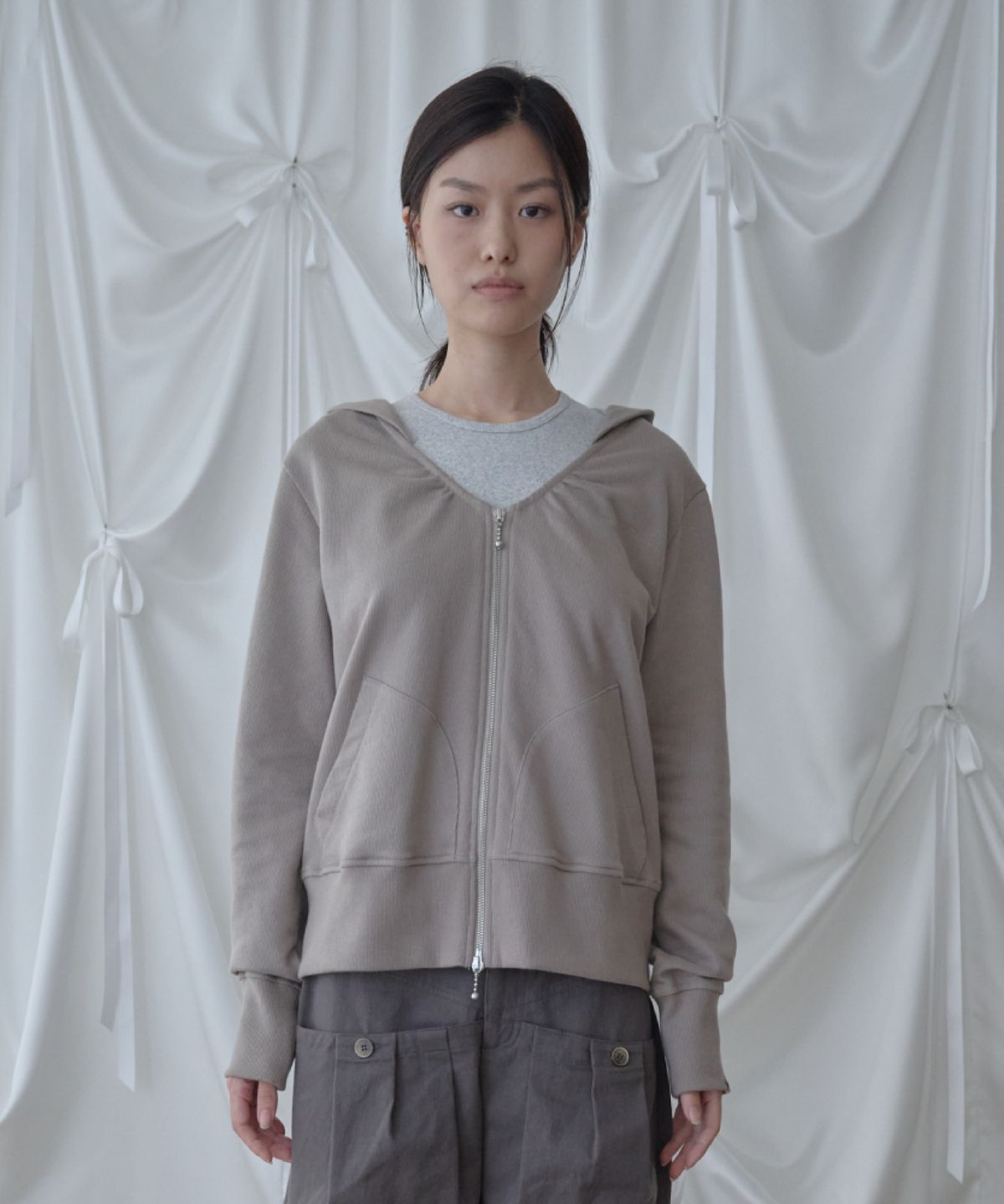 피브스피브스(PEEVES PEEVES) V-Neck Hooded Zip-Up Cardigan / Beige