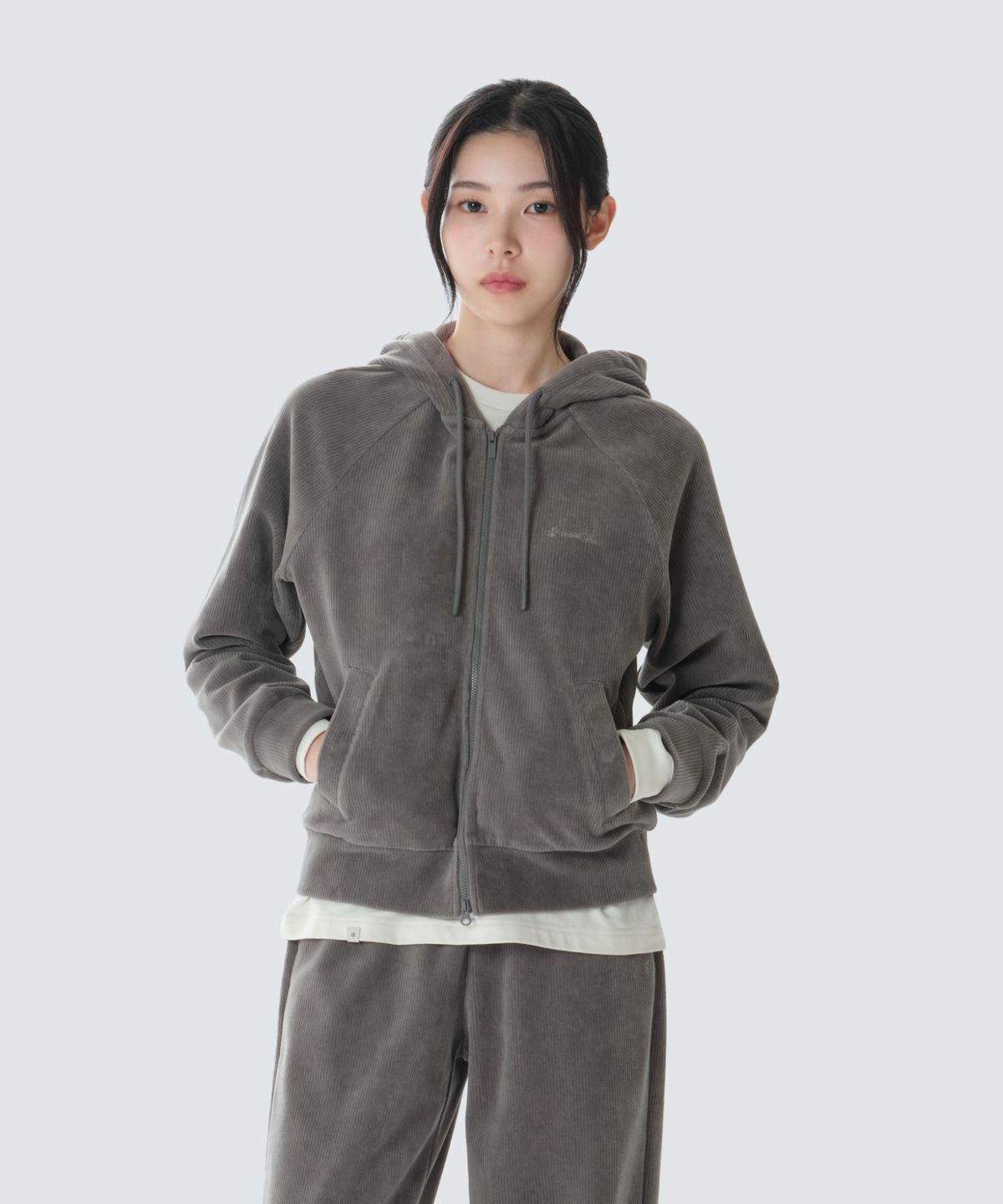 스노우피크 어패럴(SNOWPEAK APPAREL) 코듀로이 여성 세미크롭 후드 집업 (S26WWFFJ73) Dark Gray