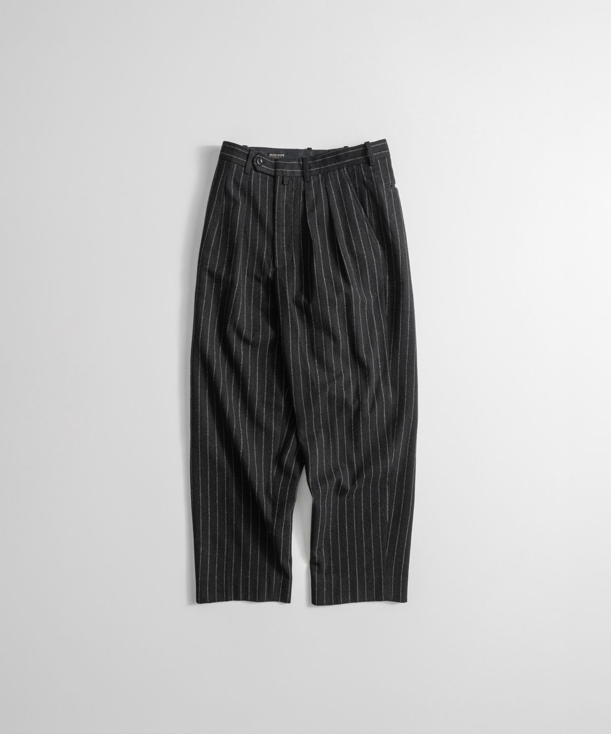 비헤비어(BEHEAVYER) W/P OFFICER TROUSERS black stripe