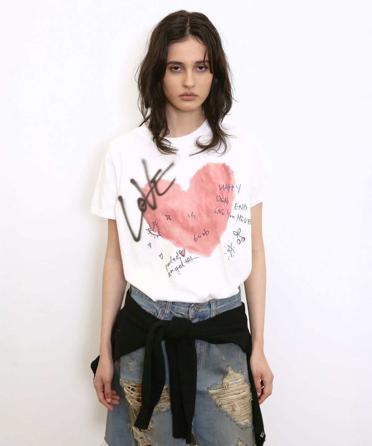 더블유케이엔디 프로젝트(WKND PROJECT) HEART SCRIBBLE TEE (WHITE)