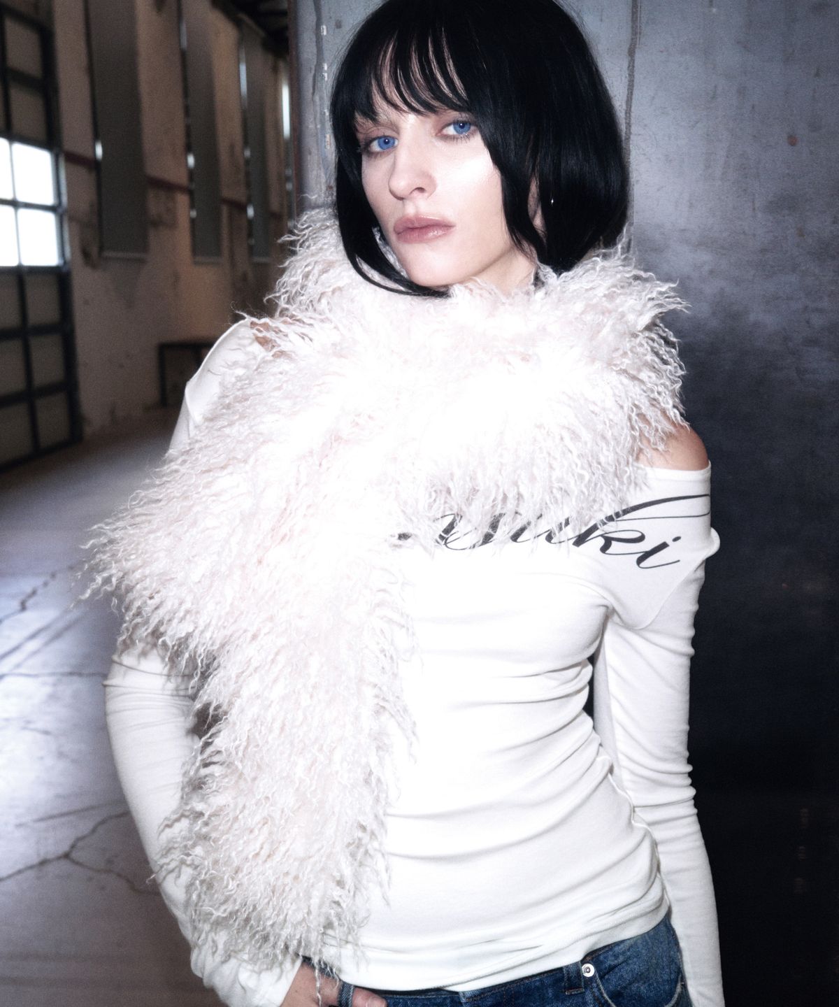 긴스키(GINSUKI) LONG HAIR MUFFLER (IVORY)