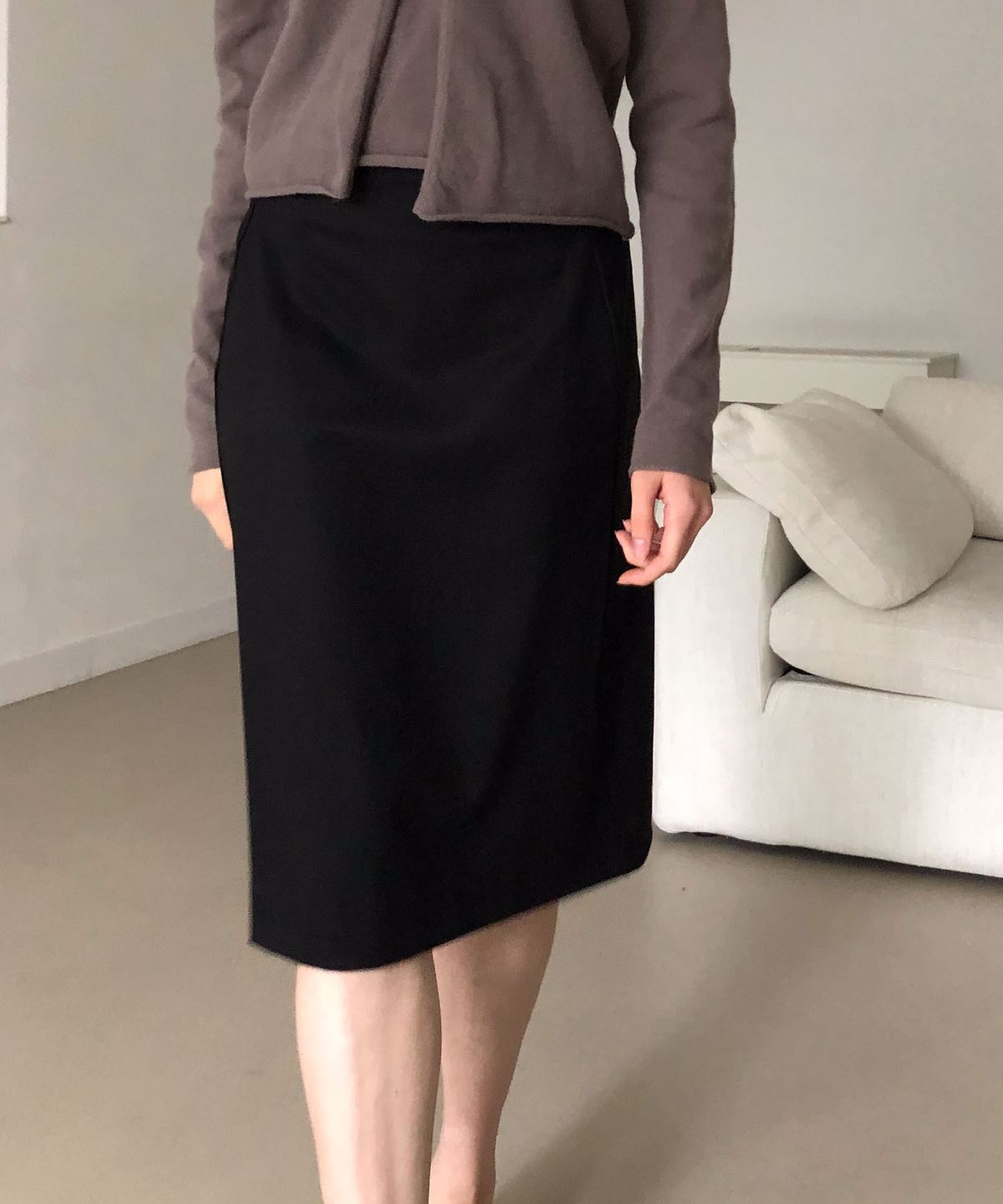 딜라이디(DELIDI) Azure standard midi skirt (black)