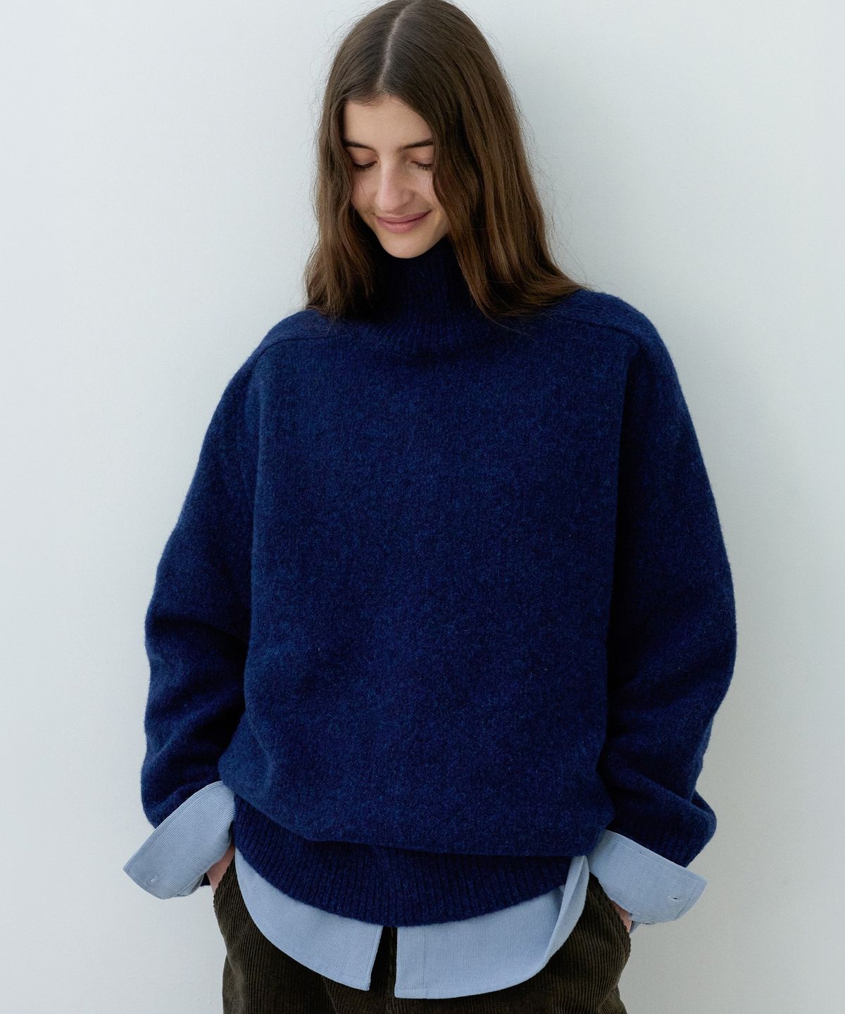 르바(LEVAR) Mellow Wool High-neck Knit - Multi Navy