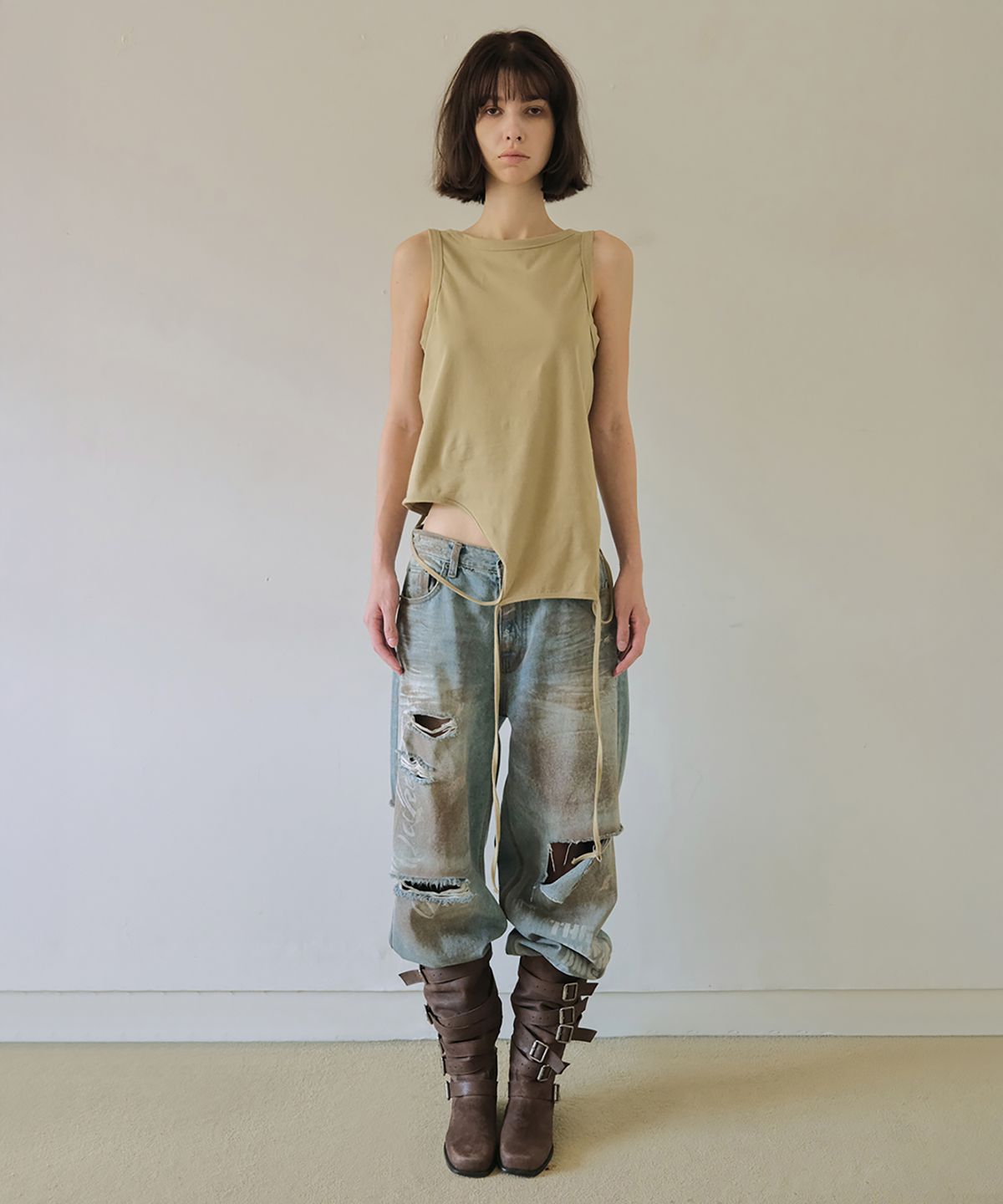 더블유케이엔디 프로젝트(WKND PROJECT) 2-WAY SLEEVELESS TOP (BEIGE)