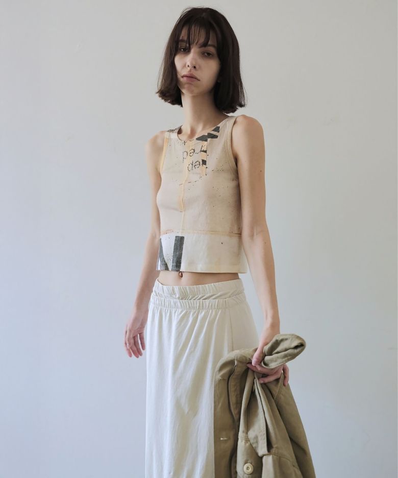 COLLAGE GRAPHIC SLEEVELESS