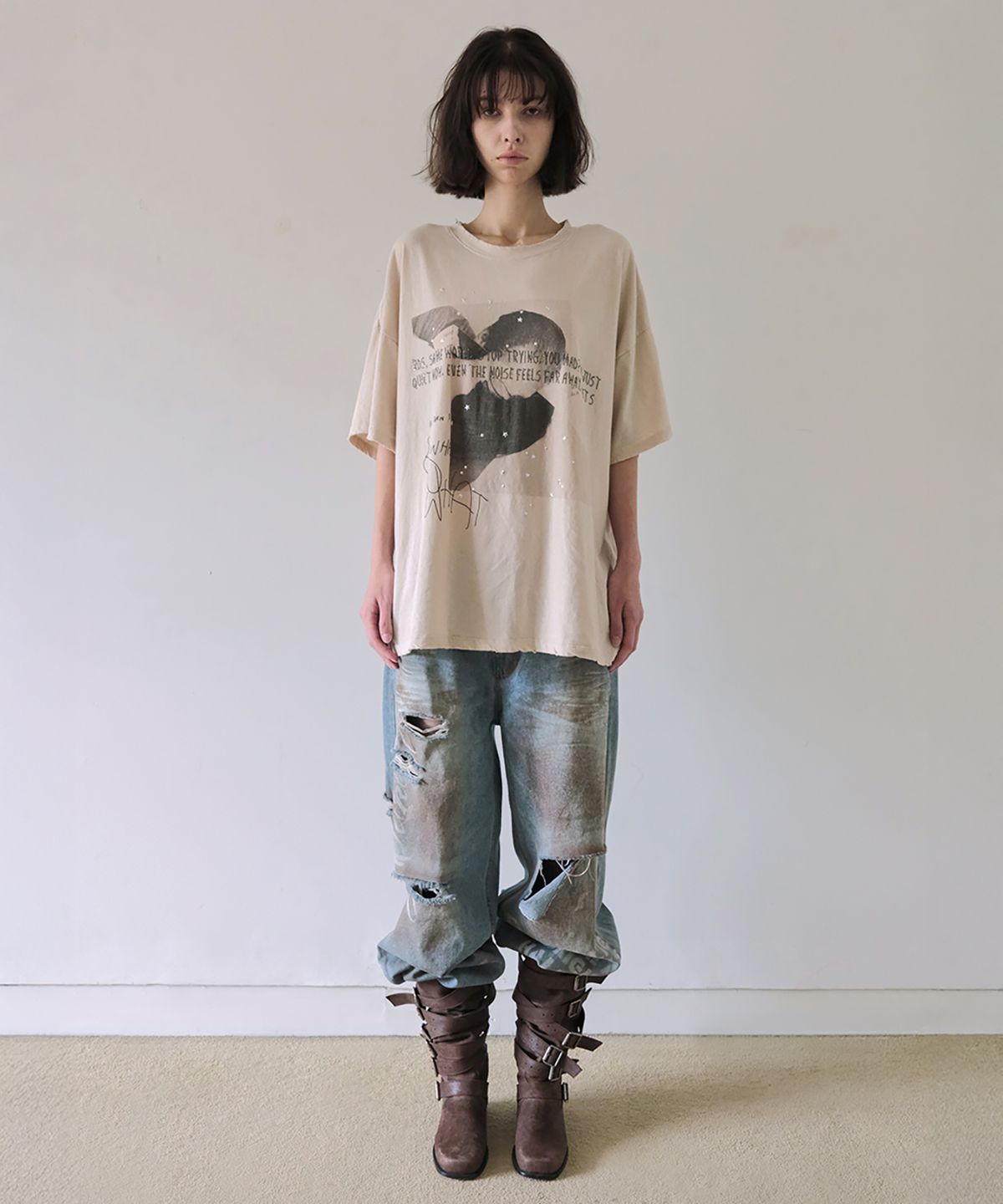 더블유케이엔디 프로젝트(WKND PROJECT) LAYERED GRAPHIC TEE (LIGHT BEIGE)