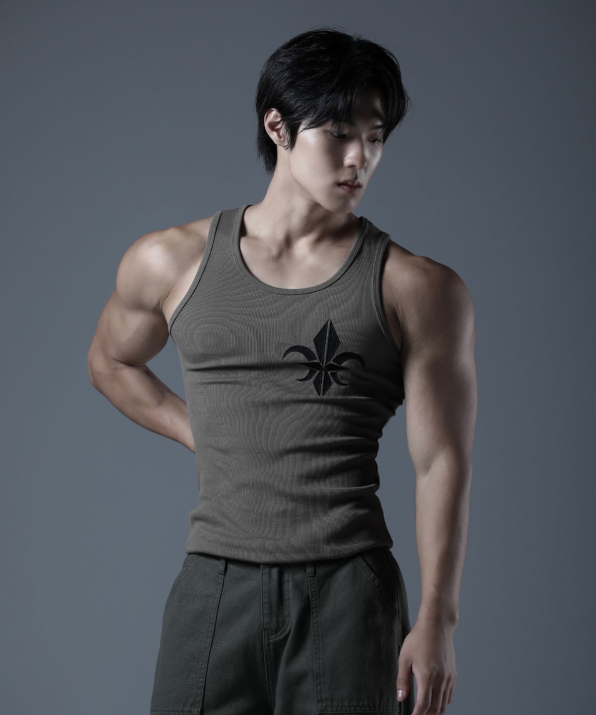 카미드(CARMID) 인디고 아플리케 나시 [카키브라운]
