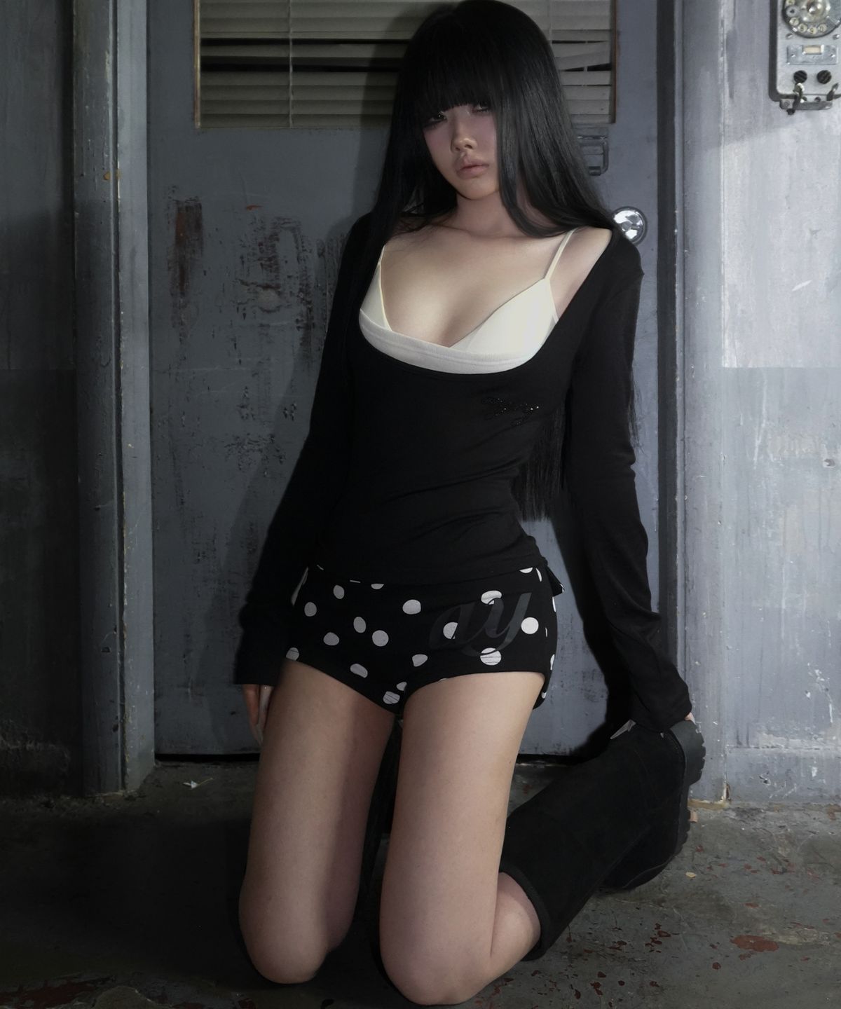 아야즈앤세이(AYASNSEY) TOD DOT POCKET FLAP HOT PANTS