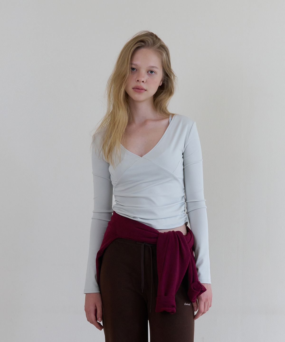 톤드(TONED) V-neck ballet sleeve t-shirt (mint grey)